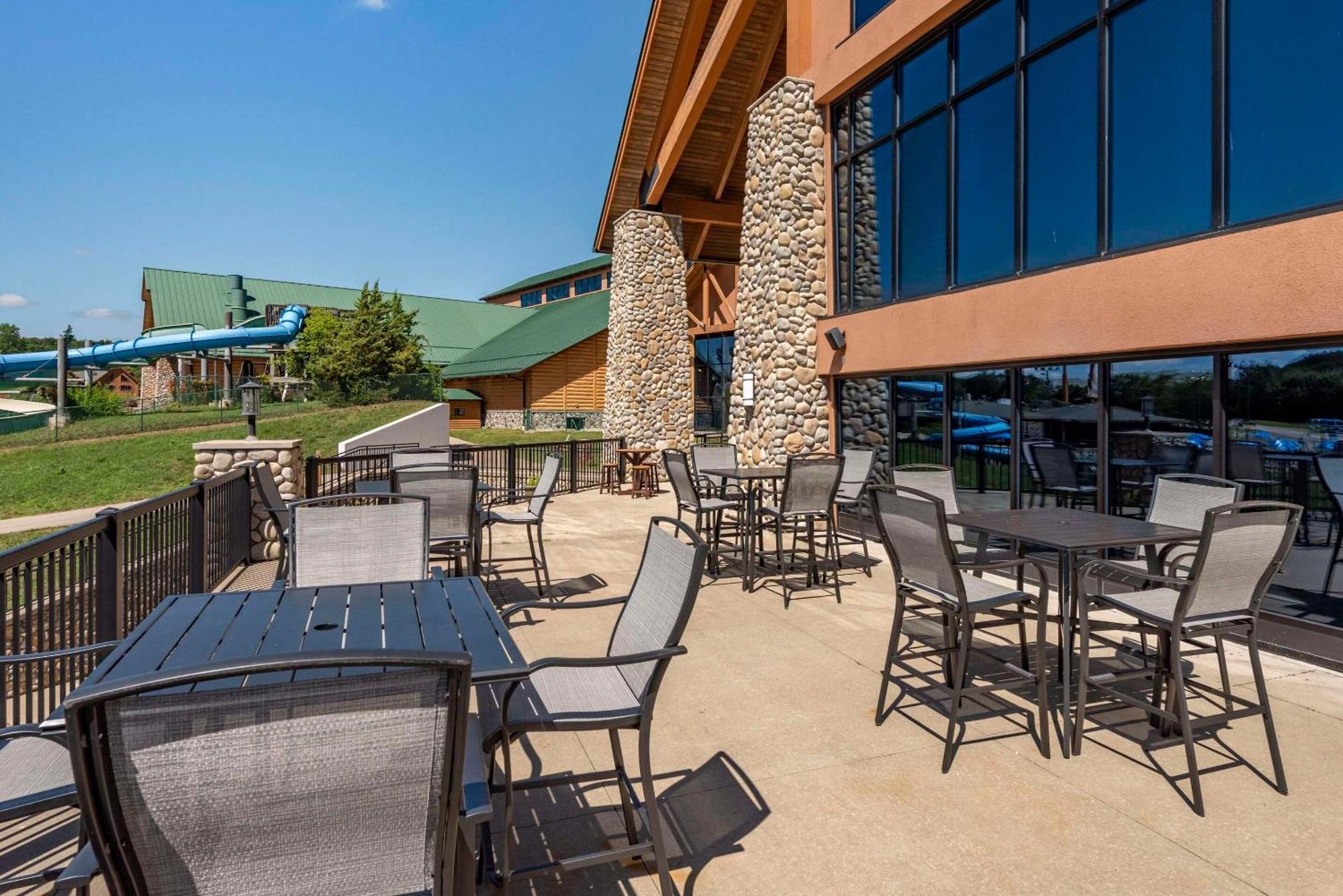 Three Bears Resort Waterpark Near Tomah Ascend Collection Warrens Zewnętrze zdjęcie
