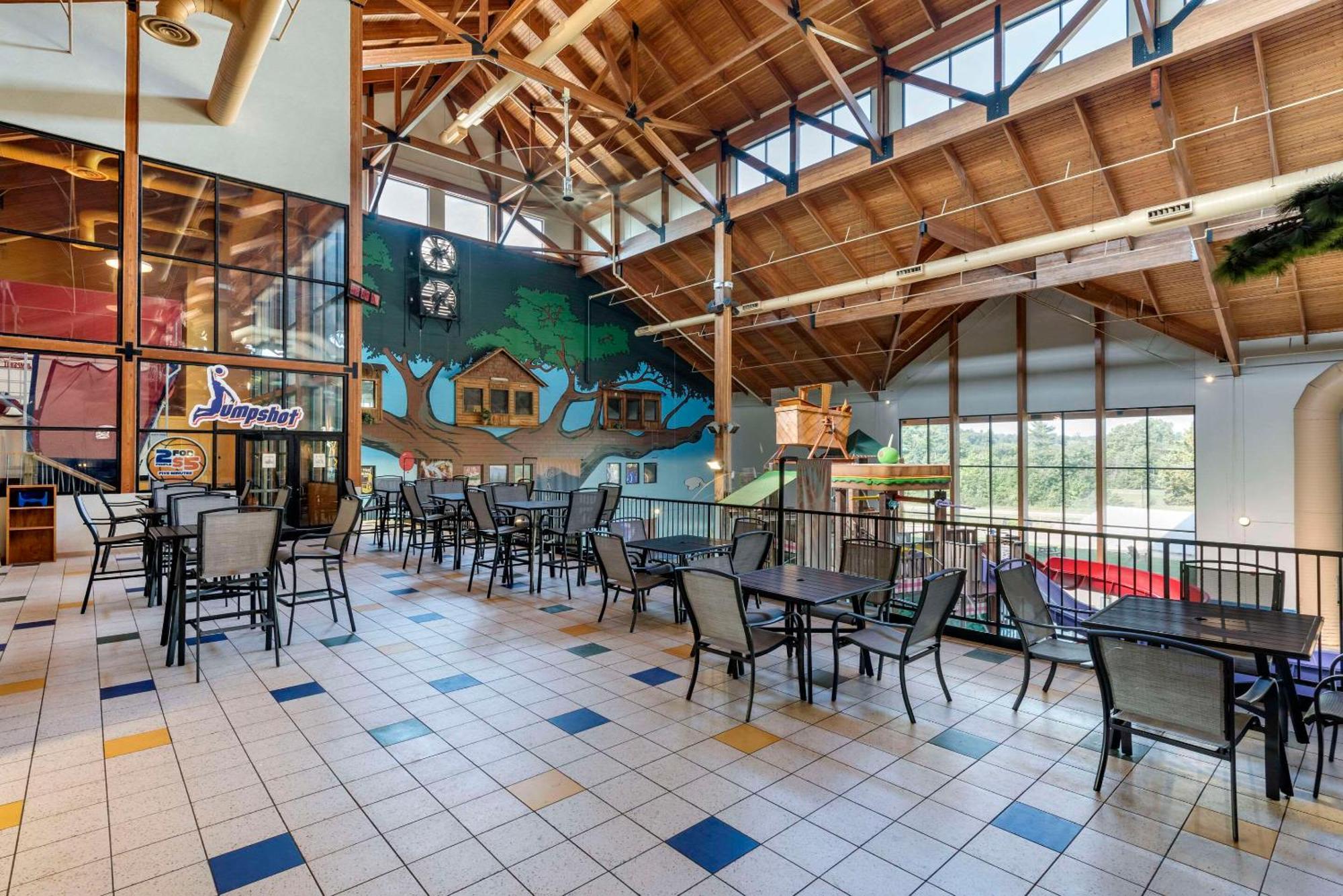Three Bears Resort Waterpark Near Tomah Ascend Collection Warrens Zewnętrze zdjęcie